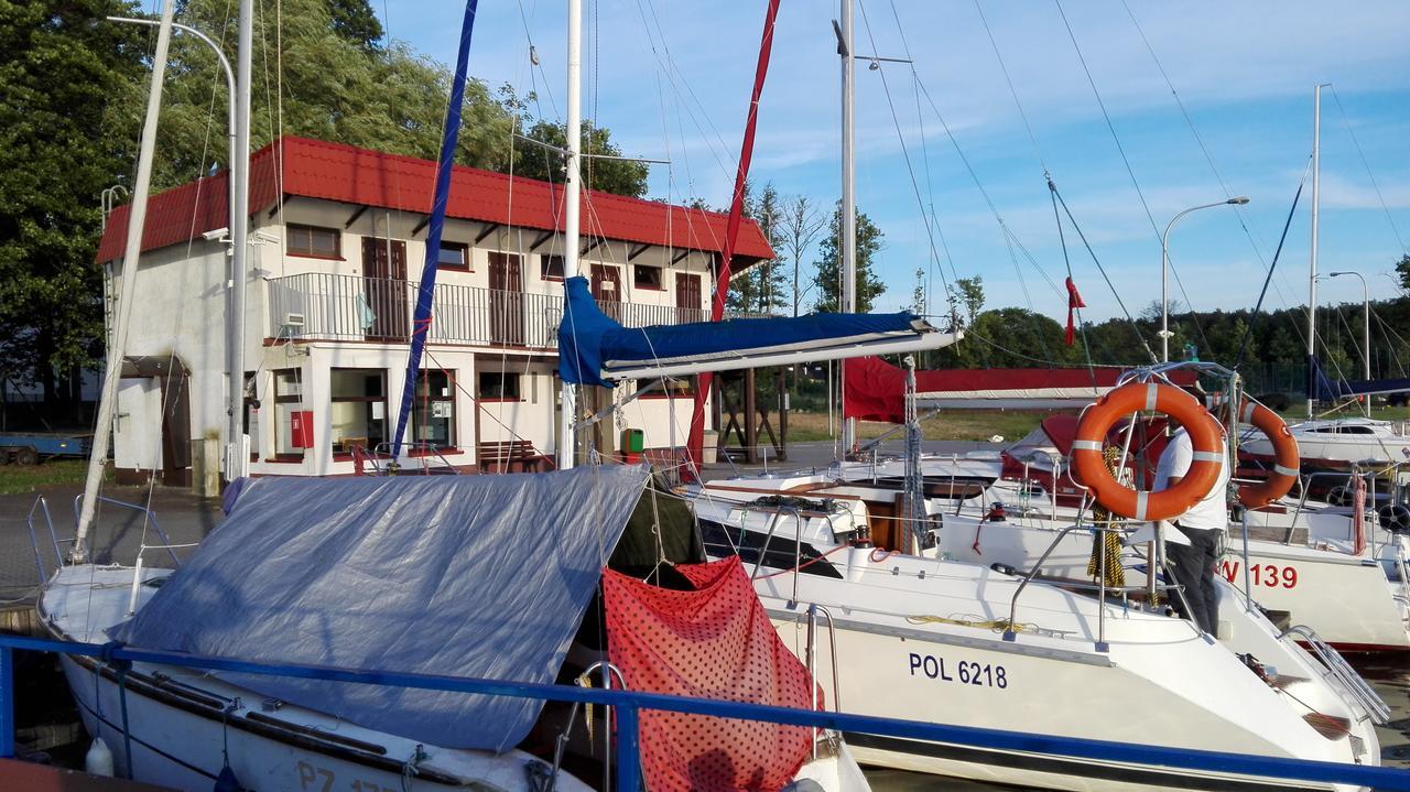 Osrodek Szkoleniowo - Wypoczynkowy Guzianka Hotel Ruciane-Nida Eksteriør billede