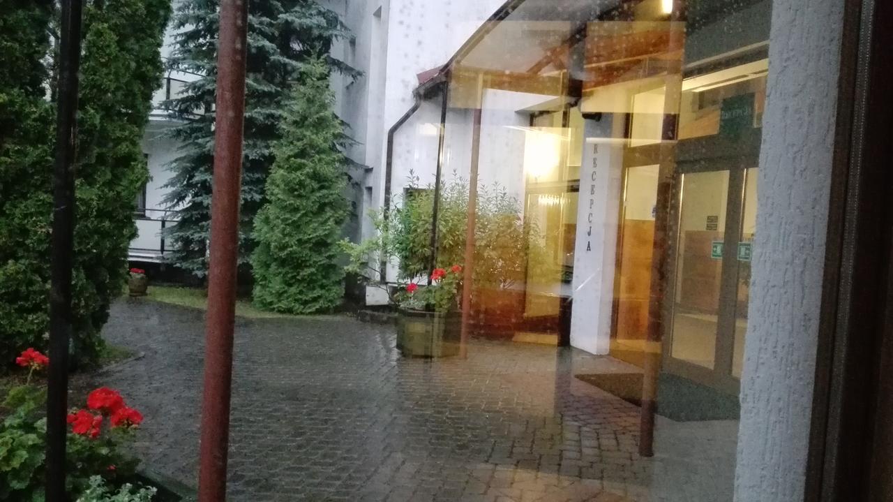 Osrodek Szkoleniowo - Wypoczynkowy Guzianka Hotel Ruciane-Nida Eksteriør billede