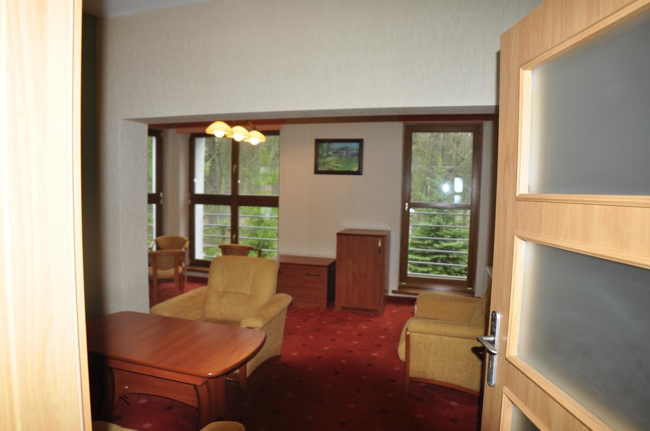Osrodek Szkoleniowo - Wypoczynkowy Guzianka Hotel Ruciane-Nida Eksteriør billede
