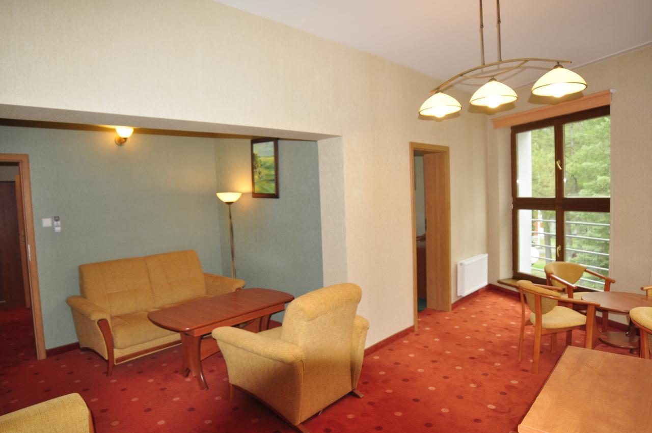 Osrodek Szkoleniowo - Wypoczynkowy Guzianka Hotel Ruciane-Nida Eksteriør billede