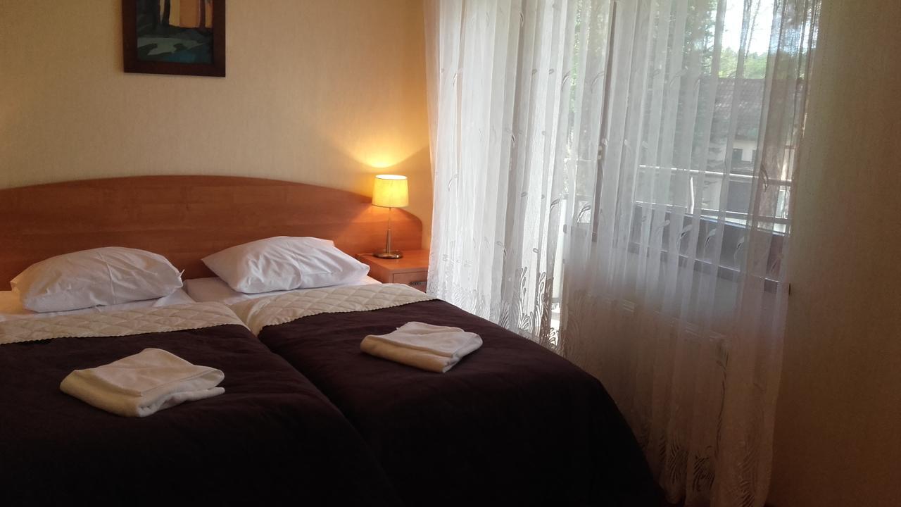 Osrodek Szkoleniowo - Wypoczynkowy Guzianka Hotel Ruciane-Nida Eksteriør billede