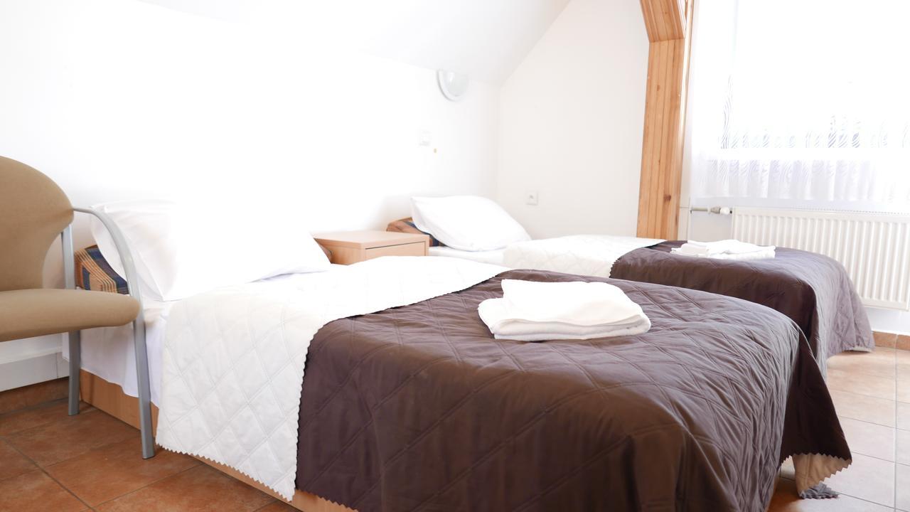 Osrodek Szkoleniowo - Wypoczynkowy Guzianka Hotel Ruciane-Nida Eksteriør billede